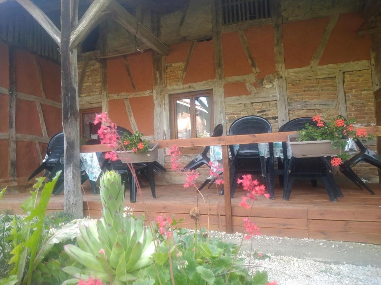 A La Poularde B&B Curciat-Dongalon Εξωτερικό φωτογραφία